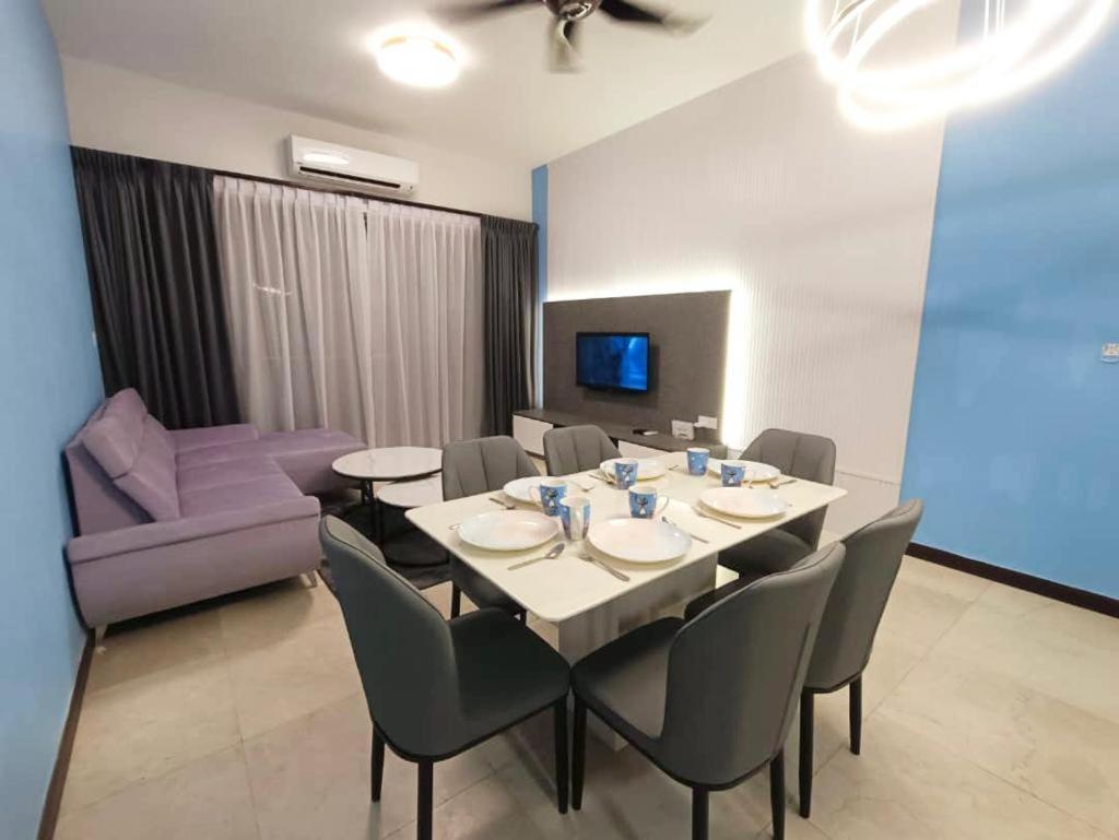 Bella Vista Silverscape Seaview Pangsapuri *